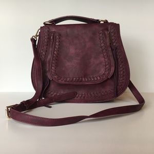 VICI: Highland Saddle Crossbody Bag